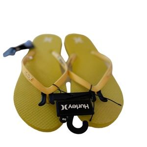 Hurley yellow flip flops size 9 medium Riley style NWT